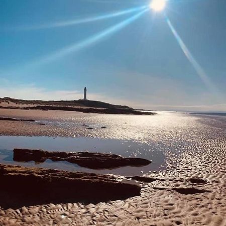 Ferienwohnung Skerry View - Overlooking The Moray Firth - Close To Beaches, Harbour, Shops And Restaurants Lossiemouth Exterior foto